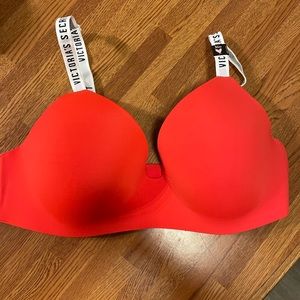 Red super soft Victoria Secret Bra NWT